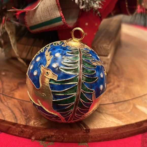 Vintage Cloisonné Unique Treasures Hand Painted Enamel Ornament
New with box! - Picture 3 of 5